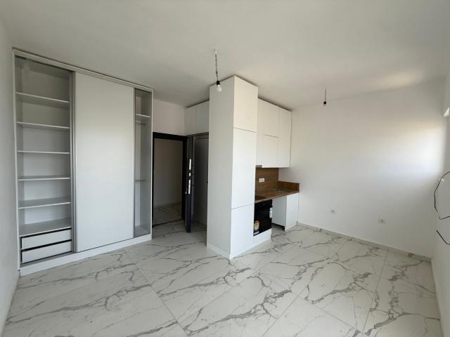 Studio in Uteha, with sea view, just 200 meters from the beach. 