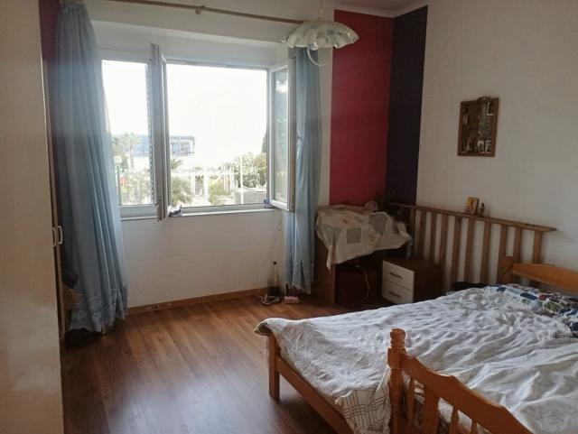 Prodajem dvoiposoban stan od 70m2 Herceg Novi Bijela 50m od obale