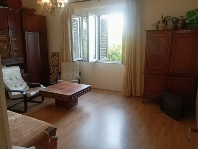 Prodajem dvoiposoban stan od 70m2 Herceg Novi Bijela 50m od obale