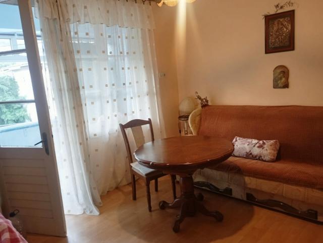 Prodajem dvoiposoban stan od 70m2 Herceg Novi Bijela 50m od obale