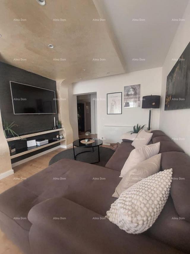 Wohnung 90m2 Wohnung zu verkaufen, mit Taverne und Garten, Novigrad