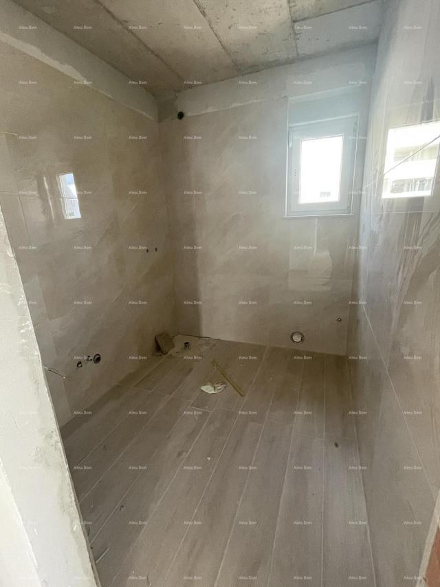 Kuća Prodaje se kuća sa tri stana, u Medulinu