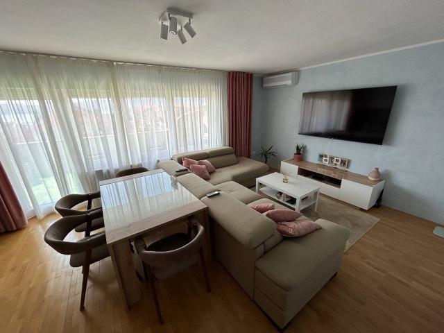 Prodaja, Stan, 83m2 , Tivat