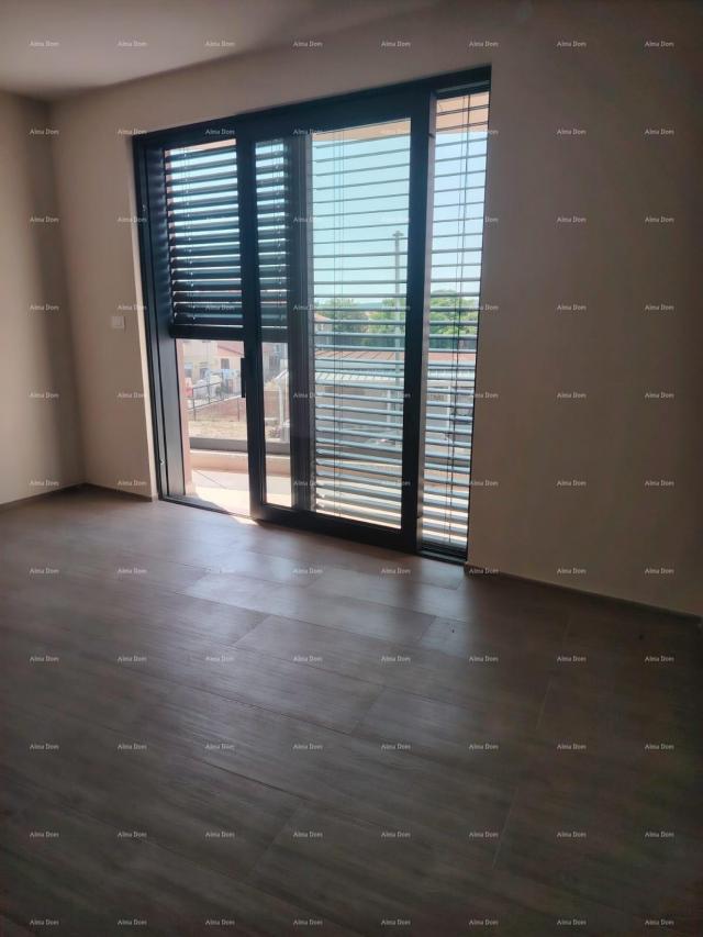 Stan Prodaje se luksuzan stan u Medulinu,  strogi centar mjesta, par minuta lagane šetnje do rive i 
