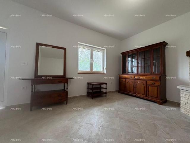 Stan UMAG, stan  sa velikom okućnicom od 1300 m2. Nekretnina ima uporabnu dozvolu. 
