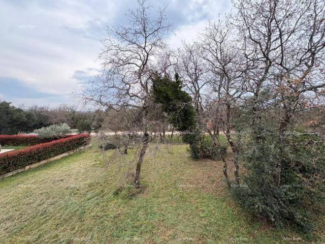 Stan UMAG, stan  sa velikom okućnicom od 1300 m2. Nekretnina ima uporabnu dozvolu. 