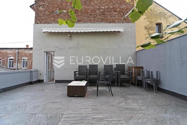 Osijek, Centar grada, iznajmljuje se poslovni prostor u secescijskoj zgradi, 200 m²
