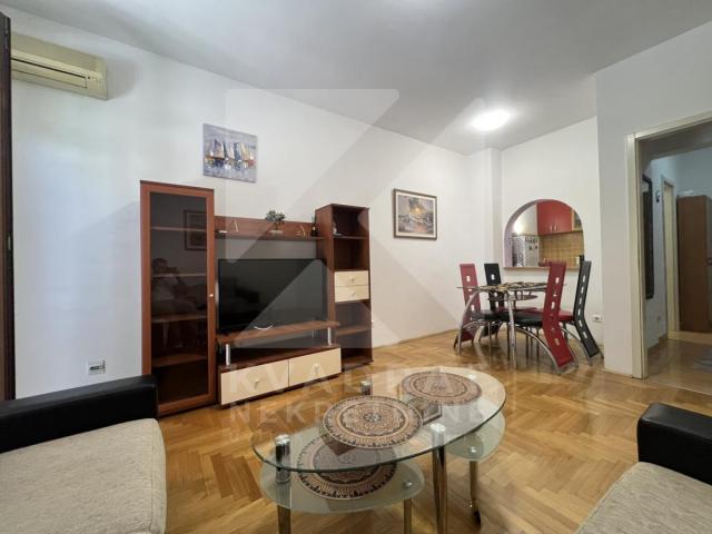 Izdavanje, Jednosoban stan, Podgorica, Preko Morače, 50m2
