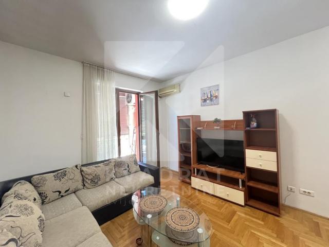 Izdavanje, Jednosoban stan, Podgorica, Preko Morače, 50m2