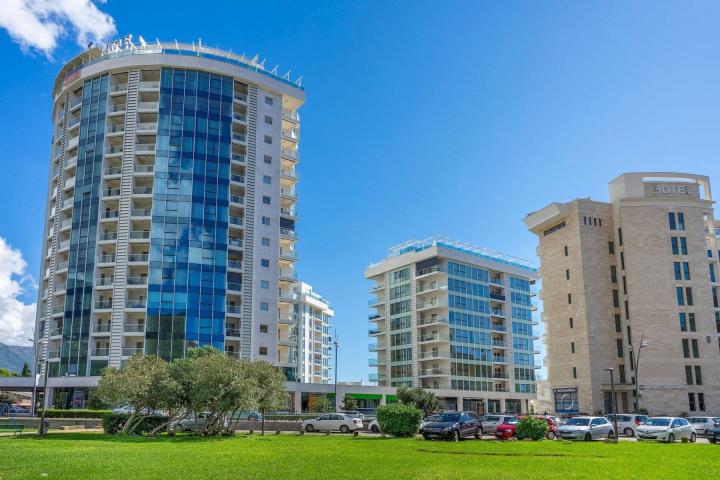 Exclusive 3bdr Apartment, Tre Canne
