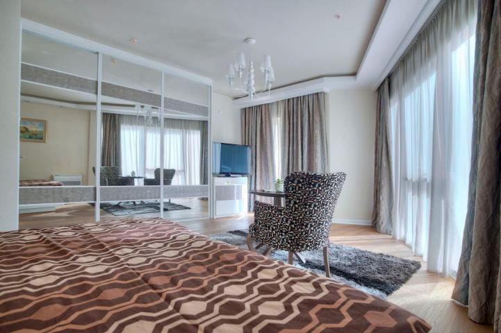 Exclusive 3bdr Apartment, Tre Canne