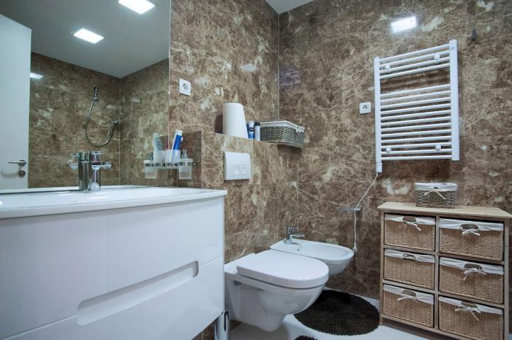 Exclusive 3bdr Apartment, Tre Canne