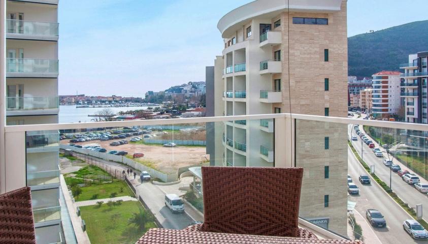 Exclusive 3bdr Apartment, Tre Canne