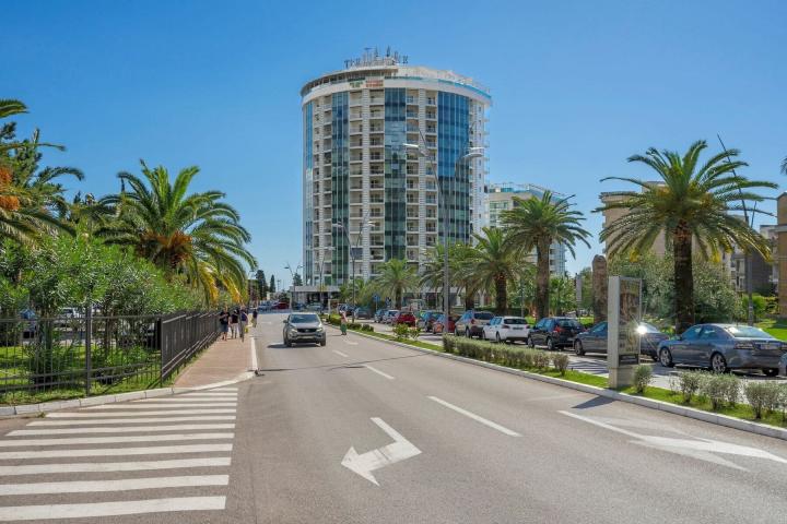 Exclusive 3bdr Apartment, Tre Canne