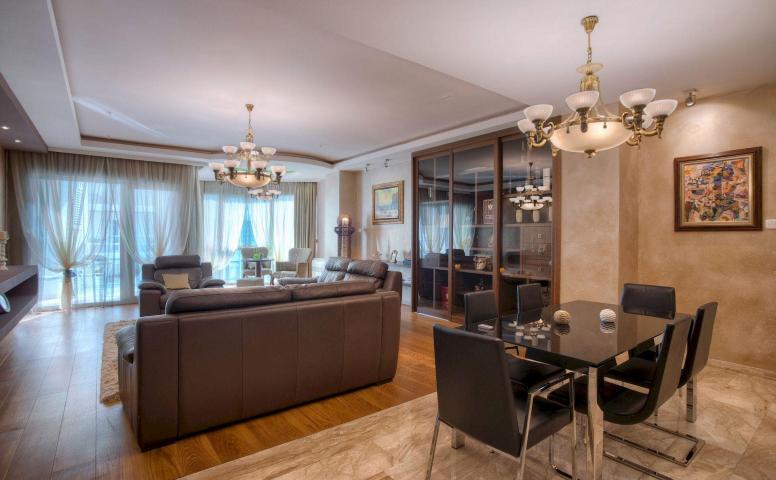 Exclusive 3bdr Apartment, Tre Canne