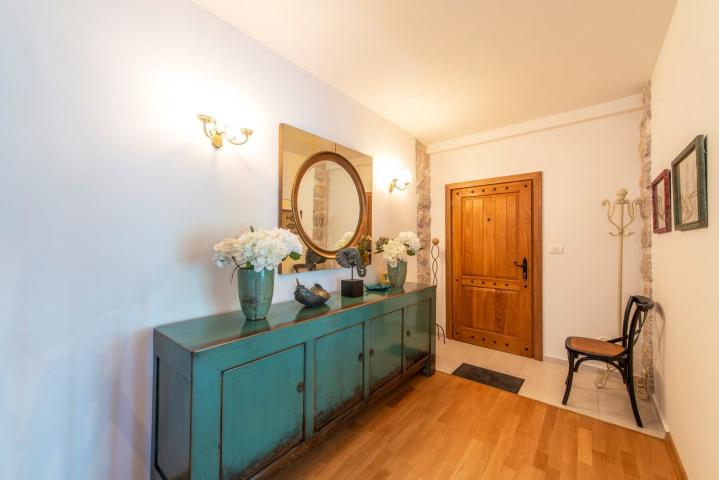 Villa for rent, Krstac