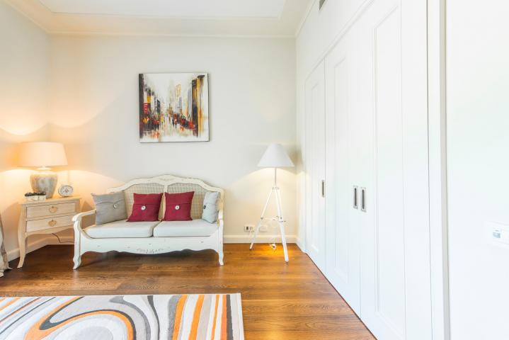 Spacious 2 bedroom Waterfront Apartment Tara