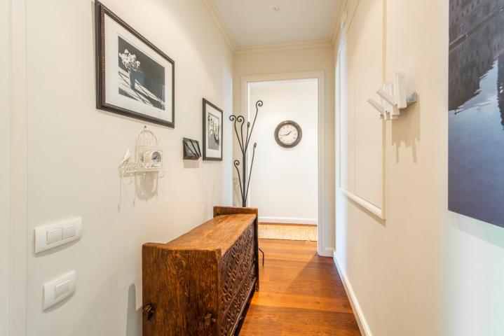 Spacious 2 bedroom Waterfront Apartment Tara