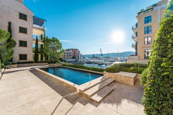 Spacious 2 bedroom Waterfront Apartment Tara