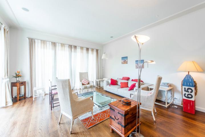 Spacious 2 bedroom Waterfront Apartment Tara