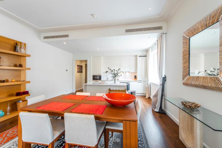 Spacious 2 bedroom Waterfront Apartment Tara