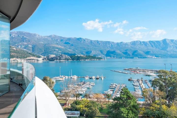 Royal Gardens complex, Budva