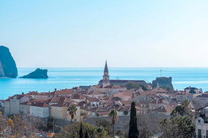 Royal Gardens complex, Budva