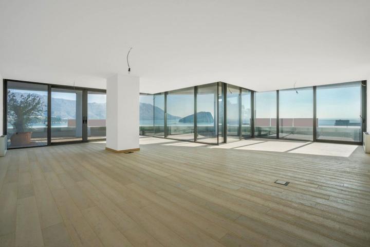 Royal Gardens complex, Budva