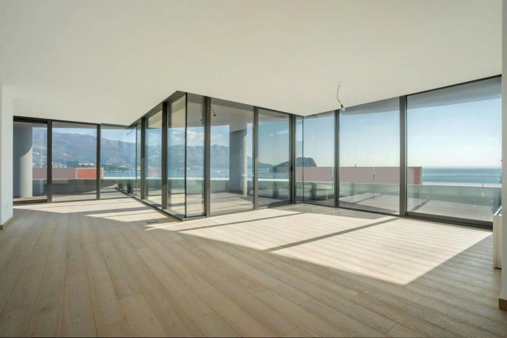 Royal Gardens complex, Budva