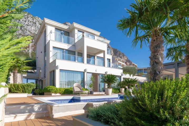 Blizikuce Contemporary 3bdr Villa