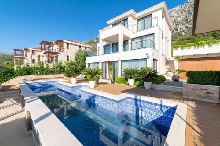Blizikuce Contemporary 3bdr Villa