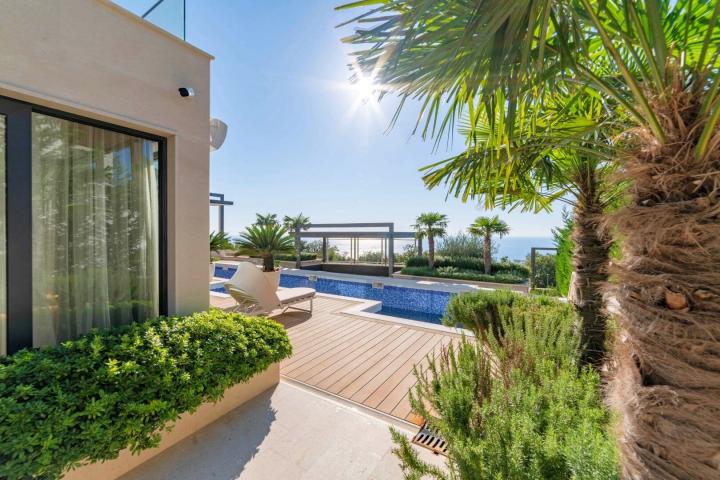 Blizikuce Contemporary 3bdr Villa