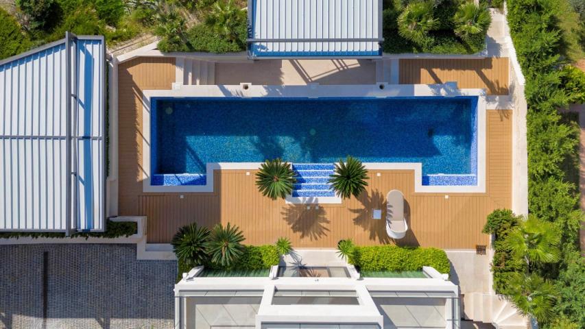 Blizikuce Contemporary 3bdr Villa