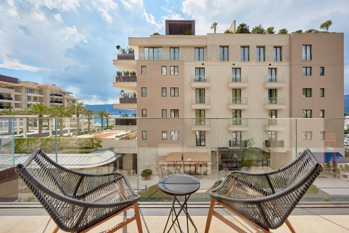 Corner 2 bedroom Apartment Elena
