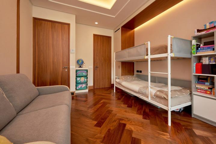 Corner 2 bedroom Apartment Elena