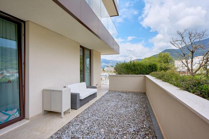 Corner 2 bedroom Apartment Elena