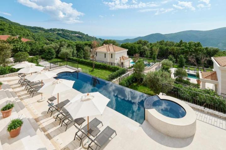 Exclusive Complex Of Three Villas For Rent