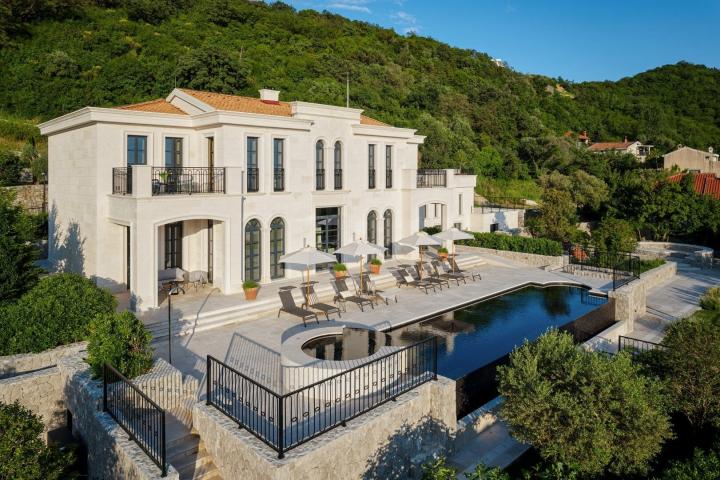 Exclusive Complex Of Three Villas For Rent