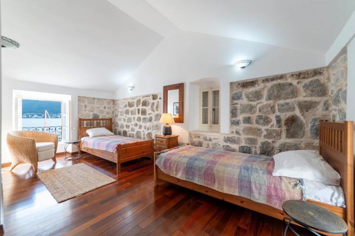 Waterfront Stone House Perast