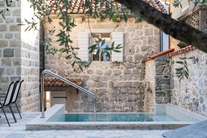 Waterfront Stone House Perast