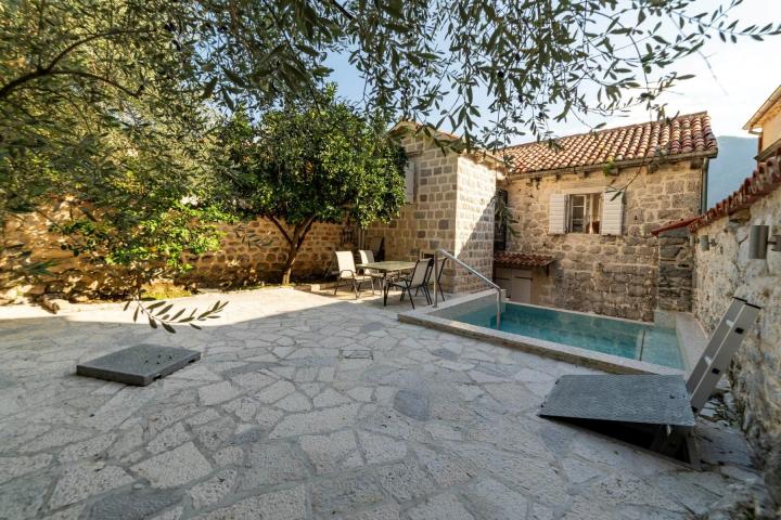 Waterfront Stone House Perast