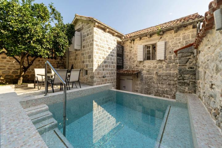 Waterfront Stone House Perast