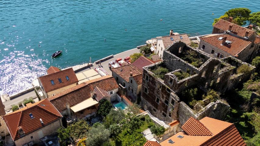 Waterfront Stone House Perast