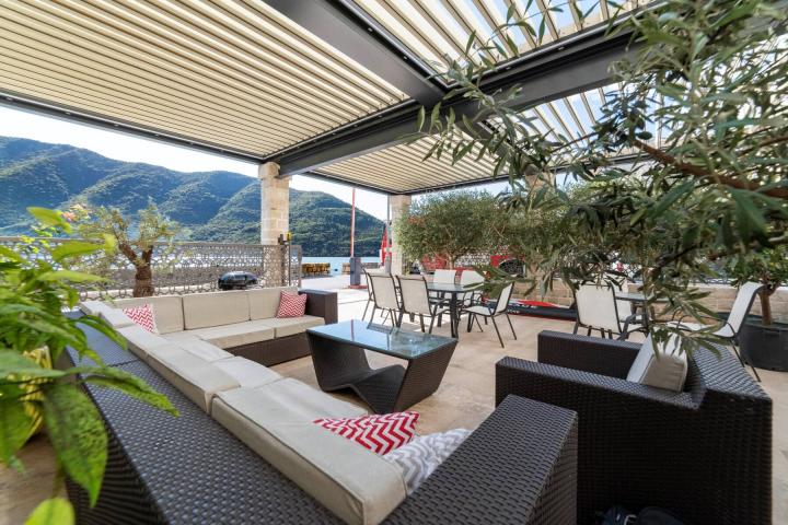 Waterfront Stone House Perast