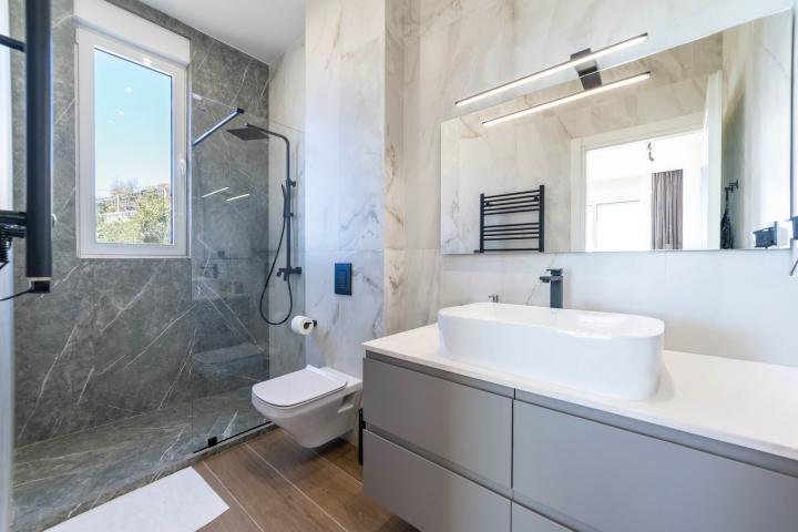 Contemporary 4 bedroom Villa Podi