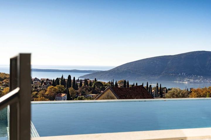 Contemporary 4 bedroom Villa Podi
