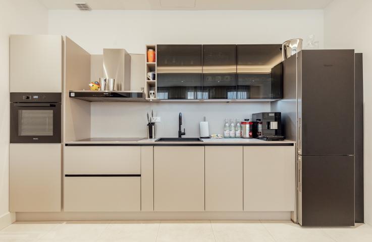 Designer-furnished 2bdr Apartment, Palazzo Sofia