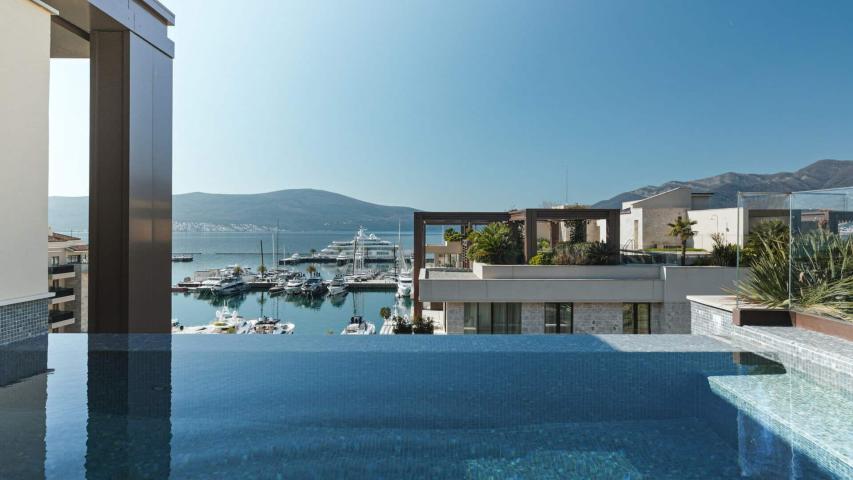 Exclusive 4 bedroom Elena Penthouse