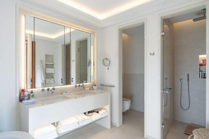 Exclusive 4 bedroom Elena Penthouse