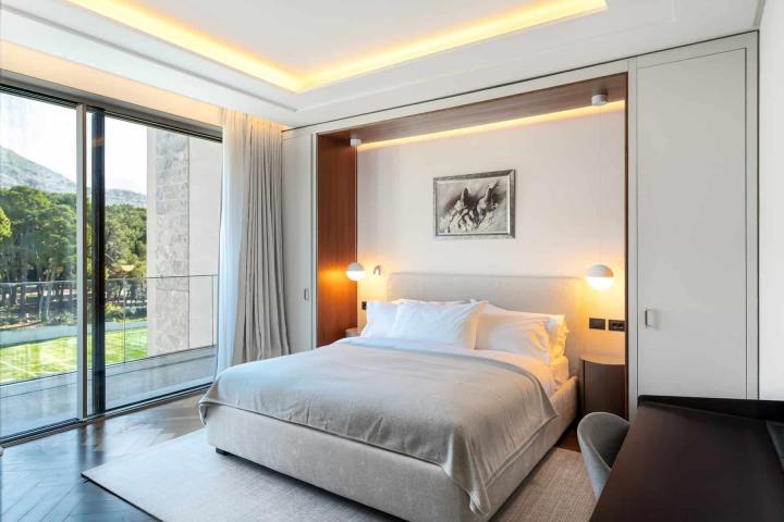 Exclusive 4 bedroom Elena Penthouse